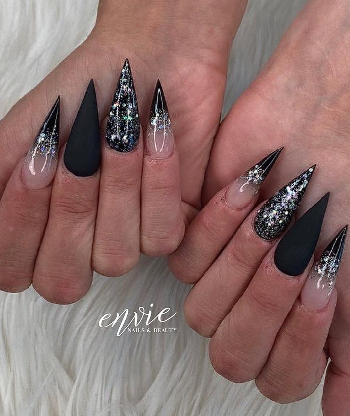 57 Beautiful Ideas for Black And Silver Nails